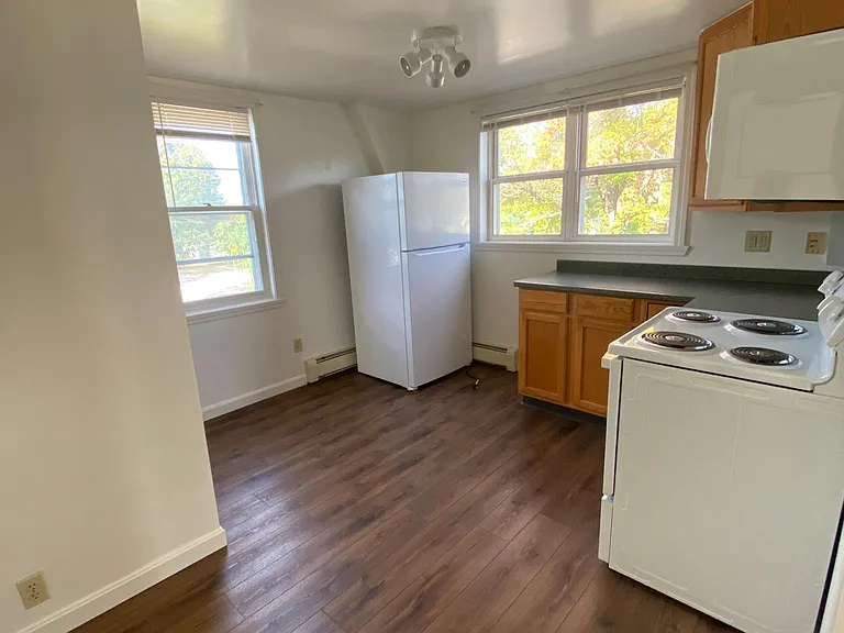 54 Lincoln St #A — Photo 5