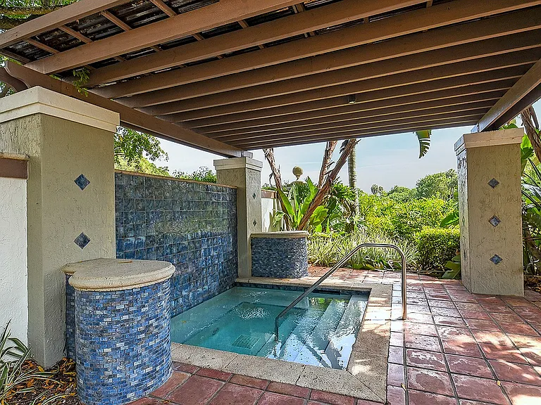 Jacuzzi