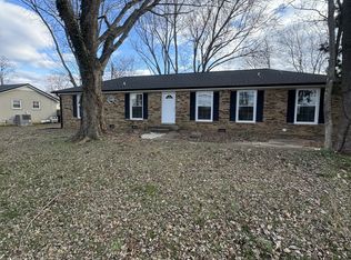 214 Cunningham Ln, Clarksville, TN 37042