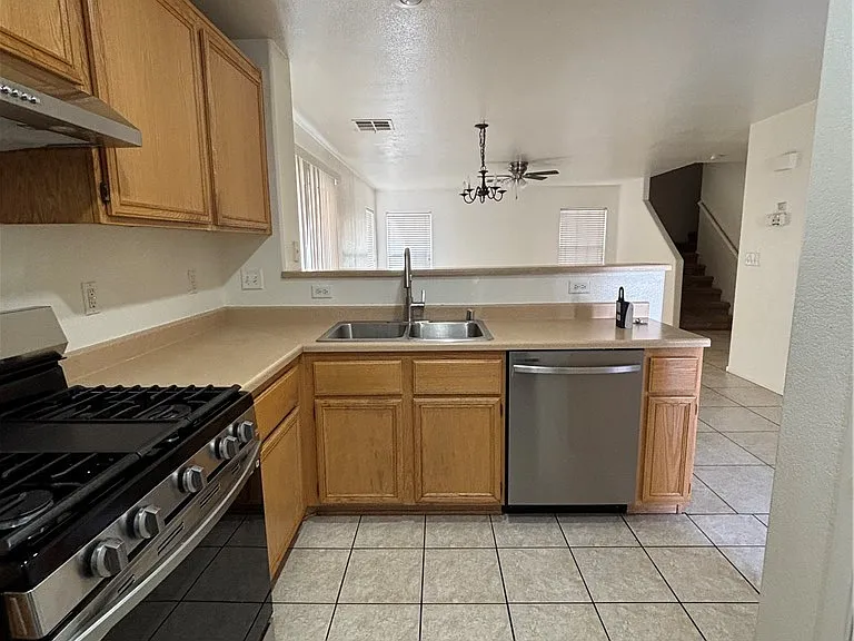 1265 Orchard View St — Photo 28