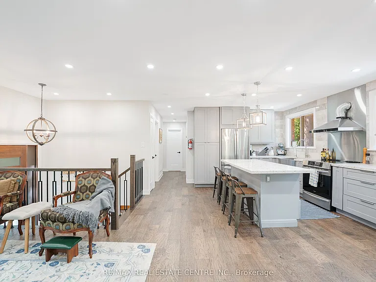 27 Irene Rd — Photo 7