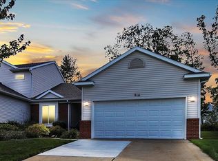 916 Spirea, Howell, MI 48843