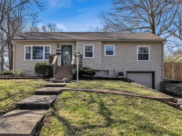 5240 Alder Dr, Roeland Park, KS 66205