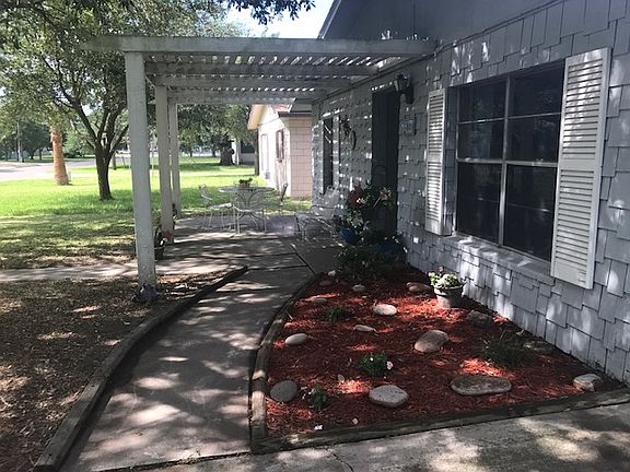 2nd image of 801 N Live Oak St