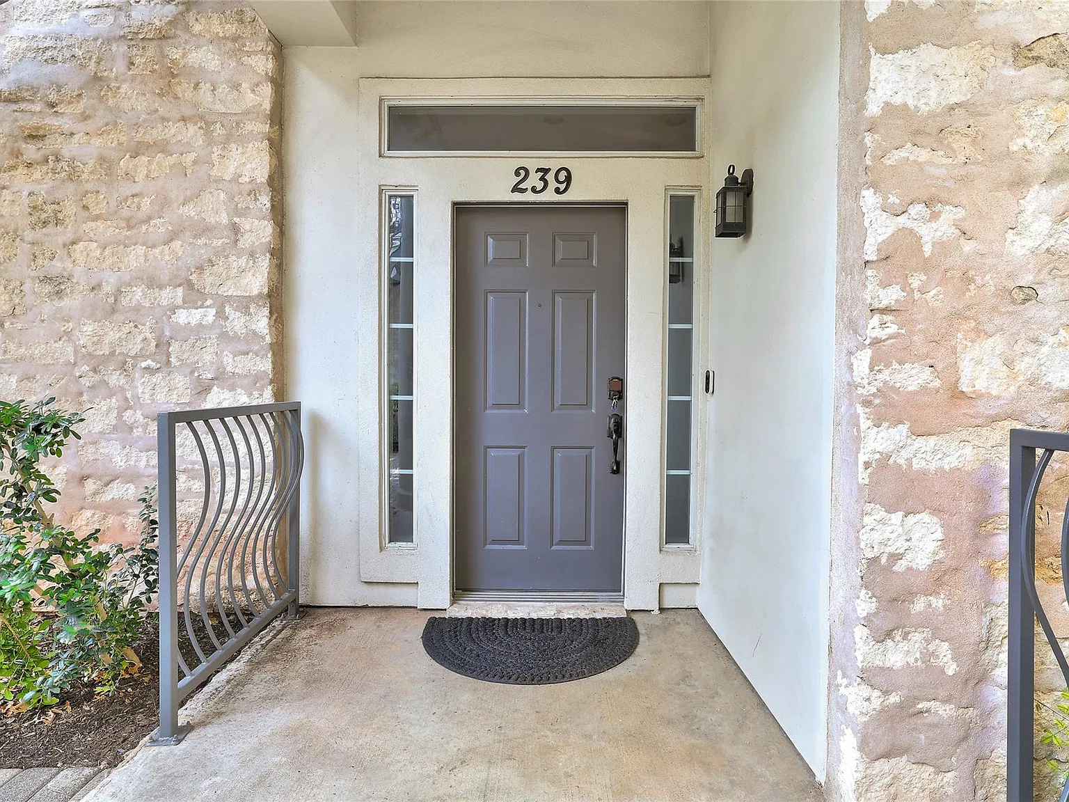 2 bed, 2.0 bath, 1204 sqft, $2,100 — Photo 3