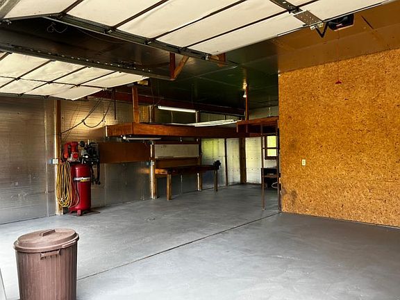 3rd image of 1200 W Sanilac Rd