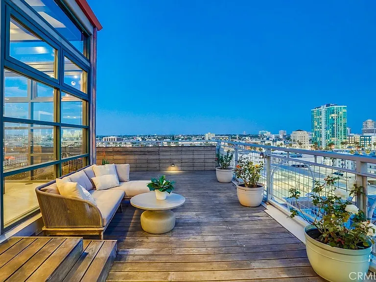 100 W 5th St #Penthouse 9B — Photo 43