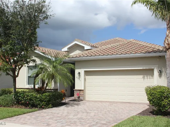 2571 Laurentina Ln, Cape Coral, FL 33909