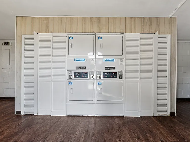 Oakwood Apartments — Photo 15