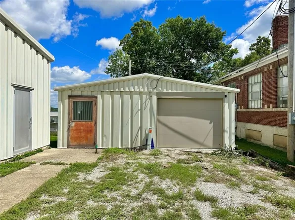 808 Kumler St, Trenton, MO 64683