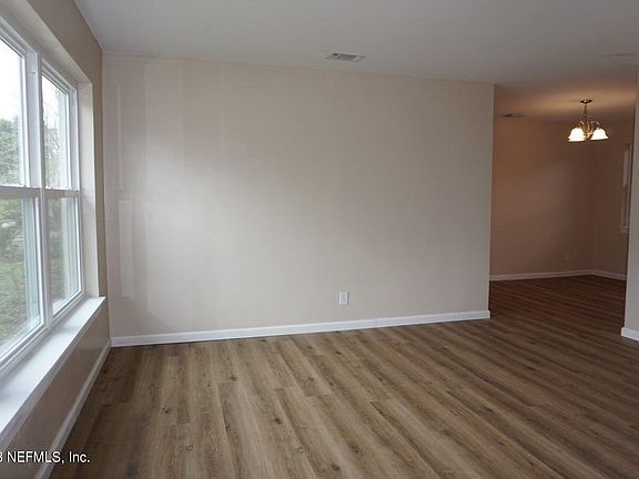 3rd image of 1227 SKYE Drive E