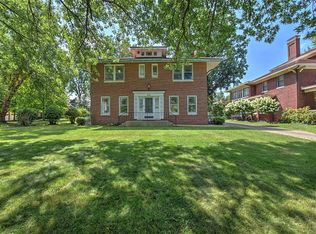 905 W William St, Decatur, IL 62522