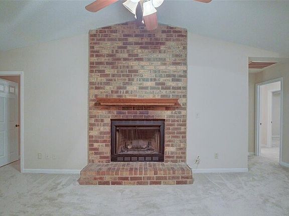 3rd image of 15002 Ashwood Cir SE
