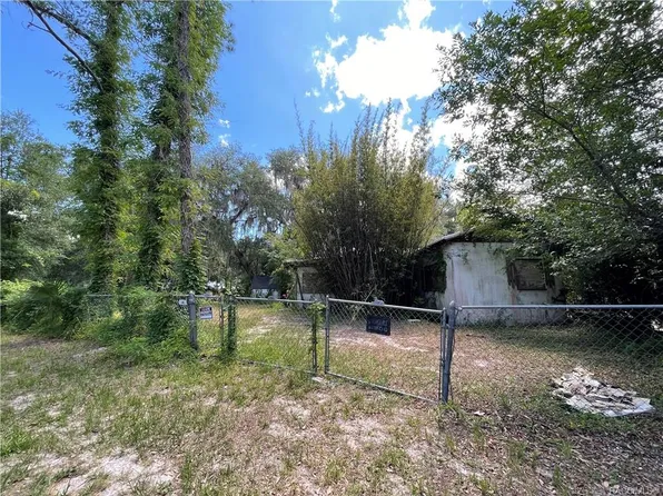 5710 S Live Oak Dr, Floral City, FL 34436