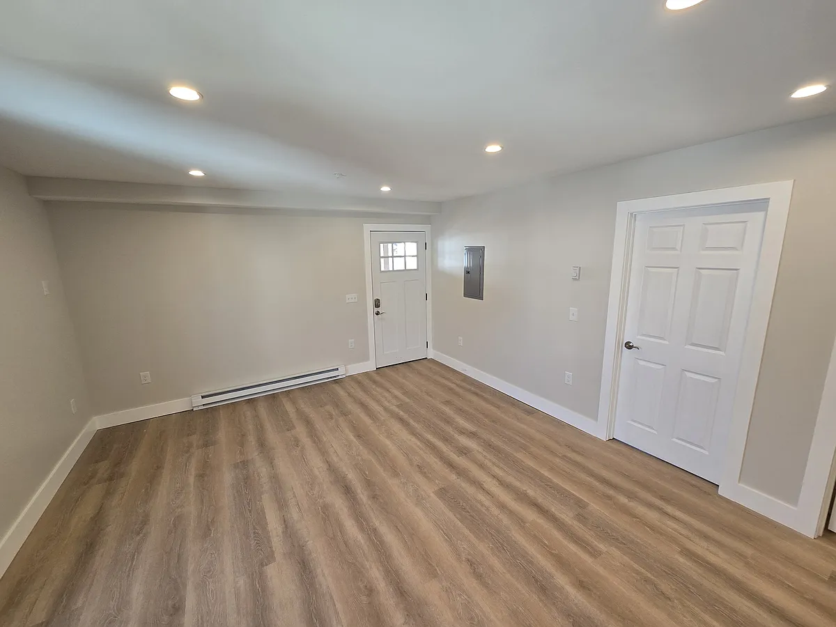 Building Photo - 24 Cutts St #302