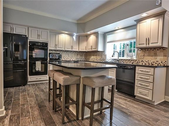 2nd image of 107 Waterford Way