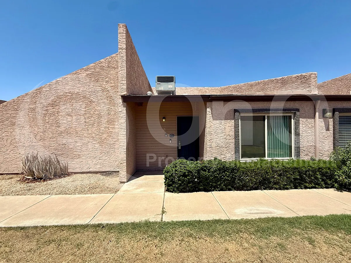 2 bed, 1.0 bath, $1,299 — Photo 2