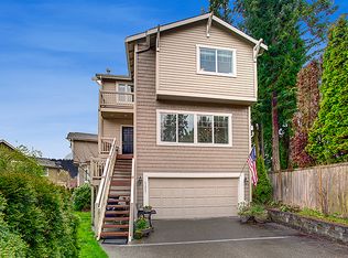 13027 NE 70th Dr, Kirkland, WA 98033