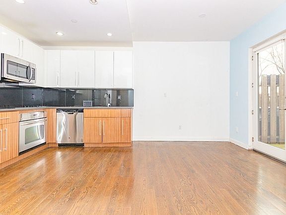 3rd image of 1209 Dekalb Ave #2A