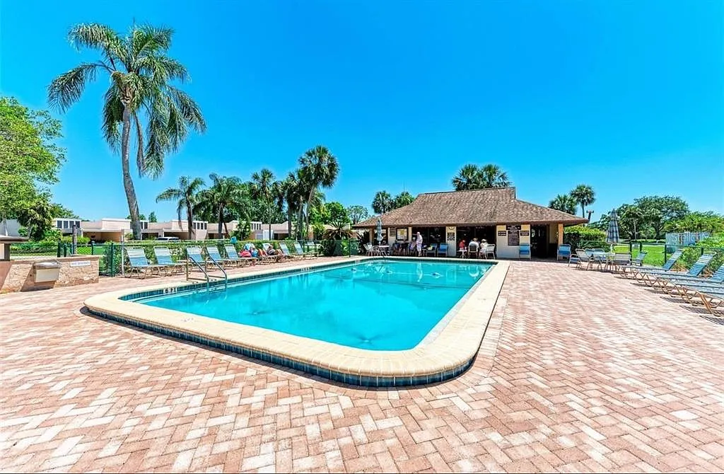 2 bed, 2.0 bath, 1178 sqft, $2,500 — Photo 2
