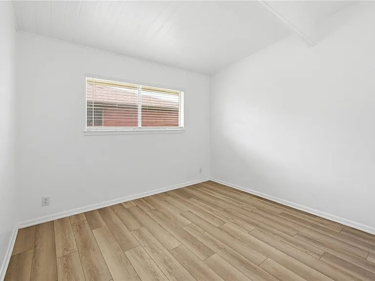 124 E Janin Cir — Photo 16