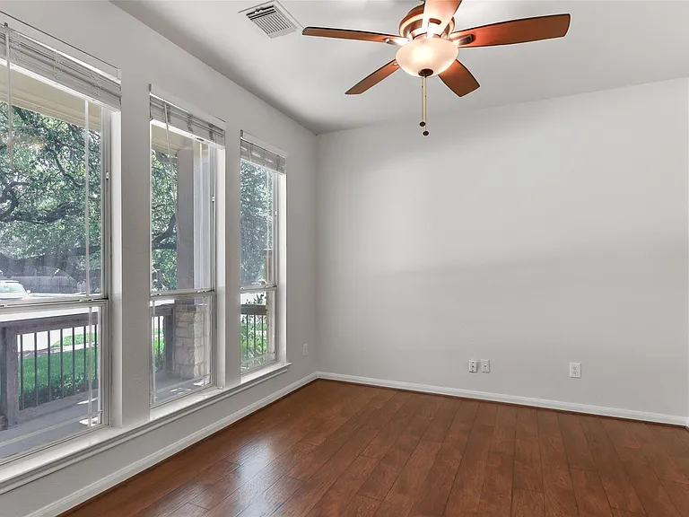800 S Frontier Ln — Photo 5