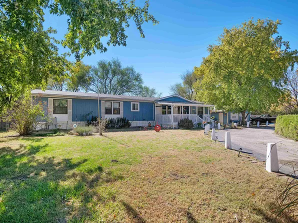 211 W Nicole St, Haysville, KS 67060