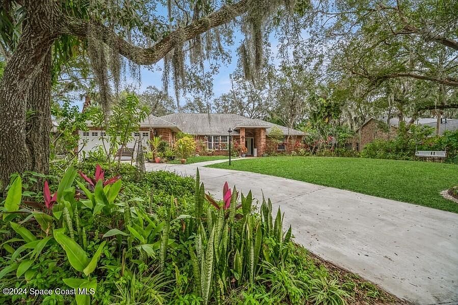 1st image of 1831 Sabal Palm Dr