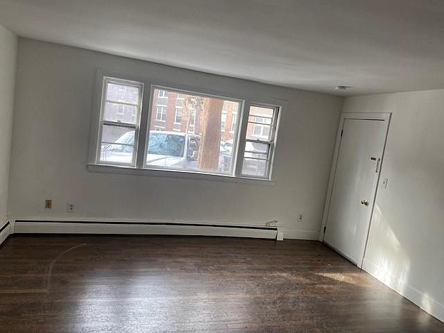 2nd image of 21 Regent Cir