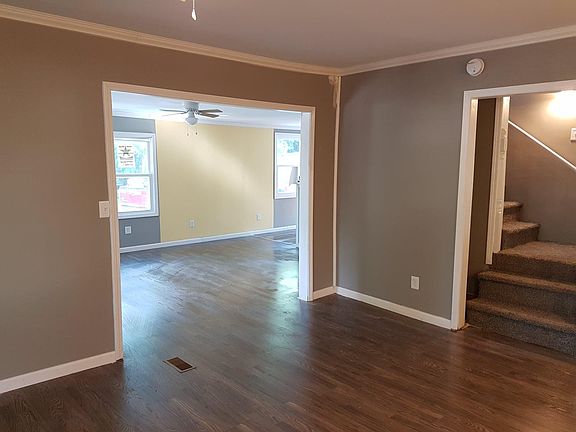 5th image of 107 Wood St