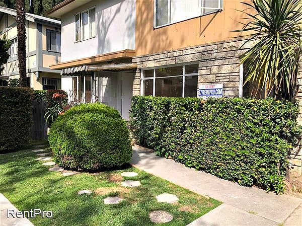 1st image of 438 S Oakhurst Dr APT 1