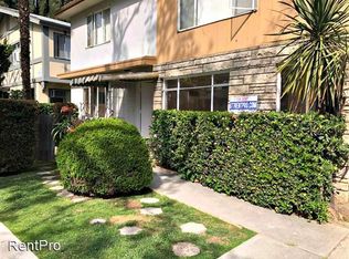 438 S Oakhurst Dr APT 1, Beverly Hills, CA 90212
