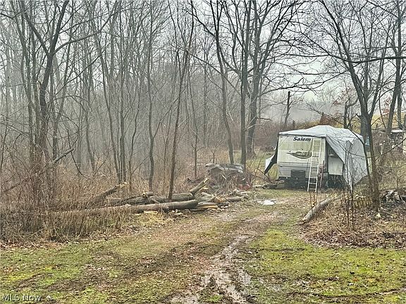 5th image of 3230 Gable Rd NW