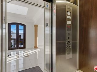 462 S Maple Dr #PENTHOUSE, Beverly Hills, CA 90212