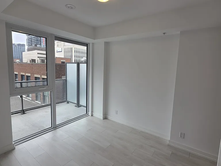 75 James St S #704 — Photo 18