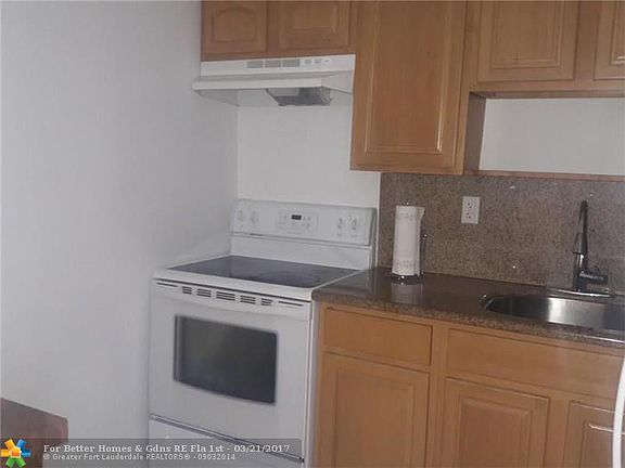 5th image of 9021 Sunrise Lakes Blvd APT 105