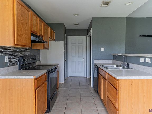 5th image of 111 Ruth Dr