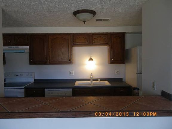 TILED BREAKFAST BAR