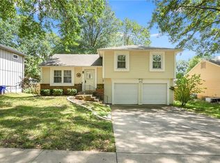 404 S Meadowbrook Ln, Olathe, KS 66062