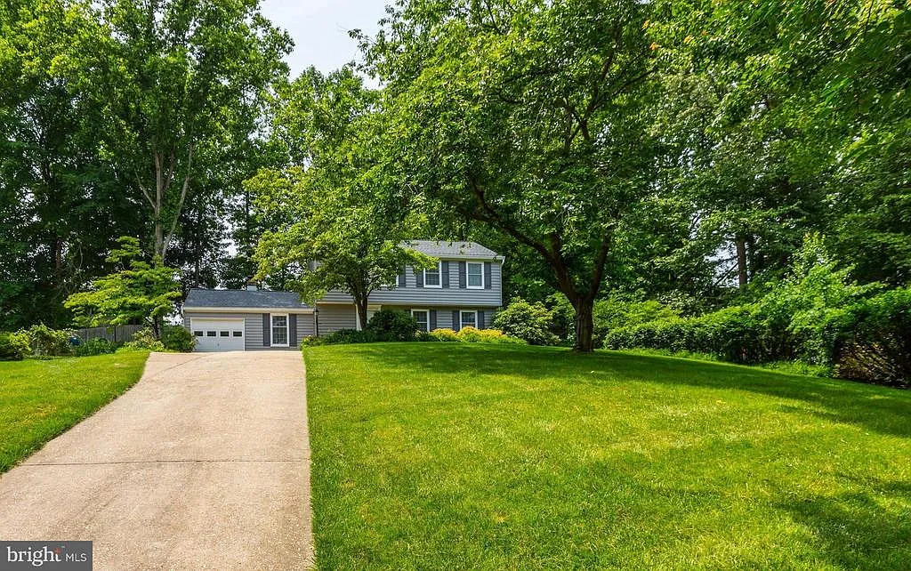 408 Golf Course Ct photo 1