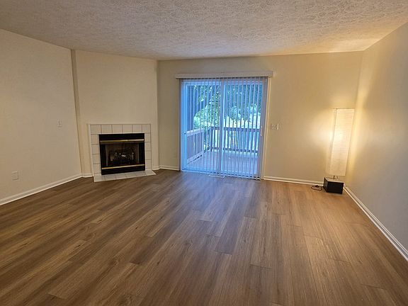 3rd image of 1123 Windmill Way N