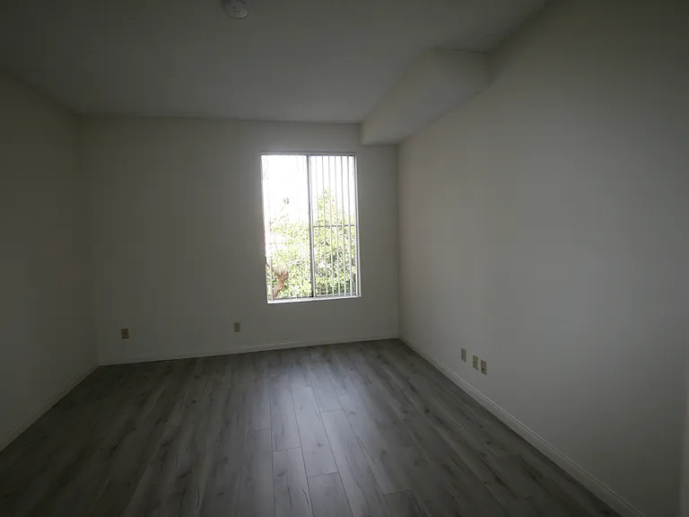 3637 Clarington Ave #213 — Photo 60