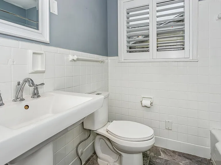 1812 E Avery St — Photo 16