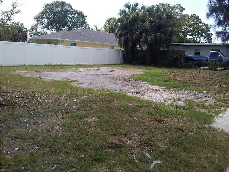 2nd image of 2030 19th St S