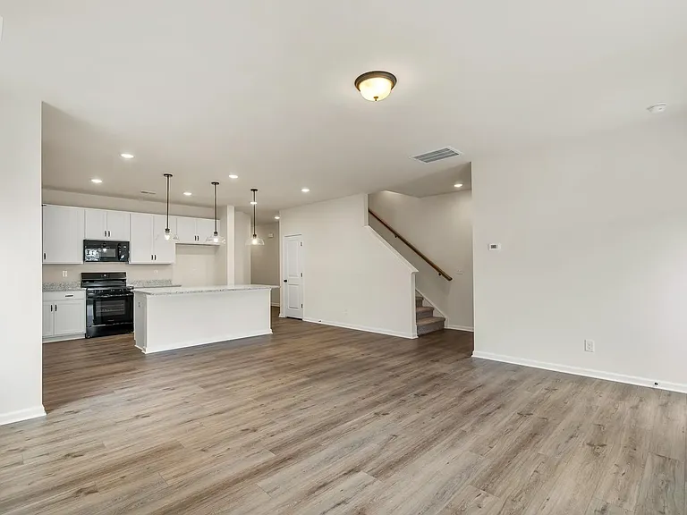 13 Lone Cypress St — Photo 9