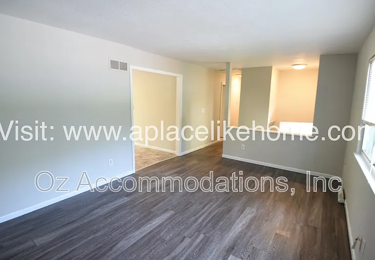 5521 Perry Ln — Photo 15