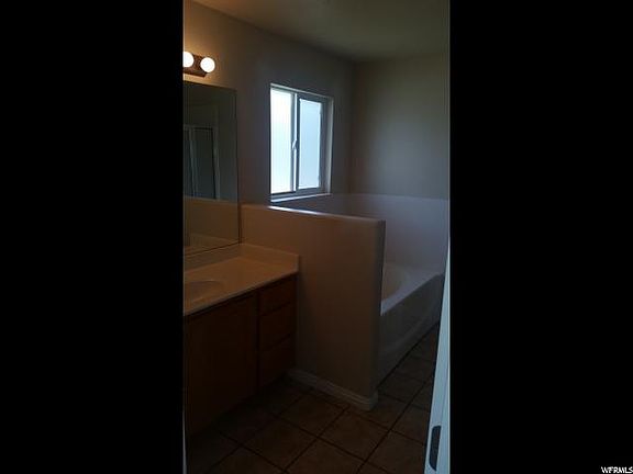 4th image of 67 W Fairway Blvd