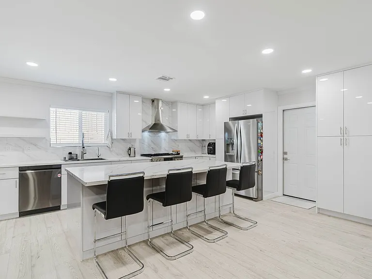 8963 McLennan Ave — Photo 9