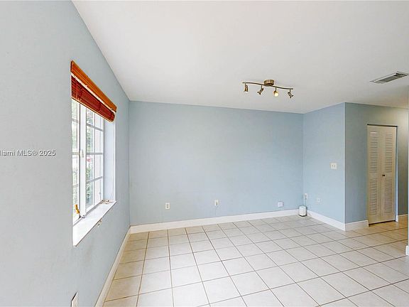 4th image of 18712 SW 100th Ave #18712
