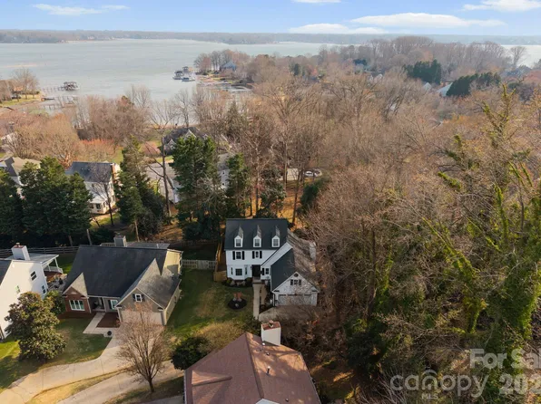 153 Ashford Hollow Ln, Mooresville, NC 28117